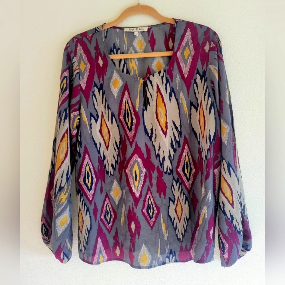Kaya di Koko Grey Blouse with Geometric Print L